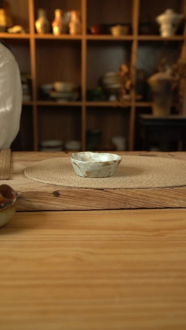 粉影系列的手柄小料碟1个