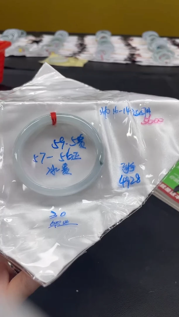 未镶嵌手镯翡翠翡翠手镯