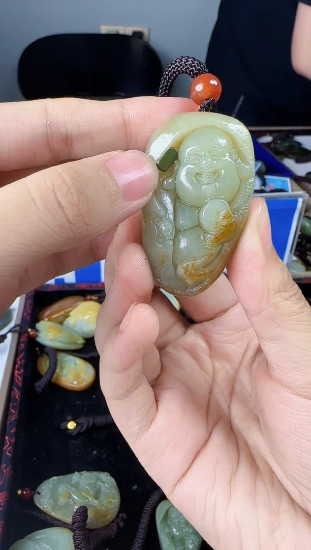 和田玉未镶嵌颈饰1