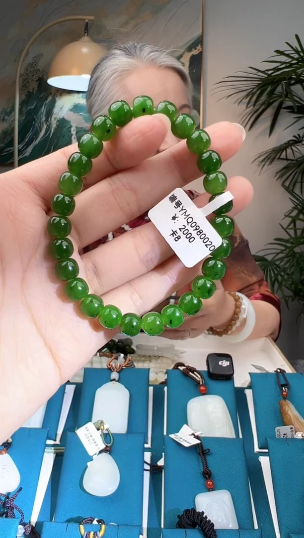 颈饰未镶嵌和田玉手串 8 YMQ