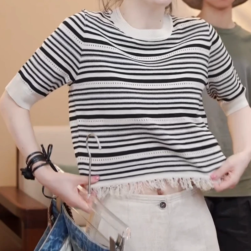 新款简约圆领拼接下摆流苏格纹针织衫LK2503552