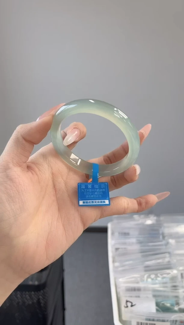 【闪购商品】玛瑙/玉髓手镯未镶嵌55-56圈