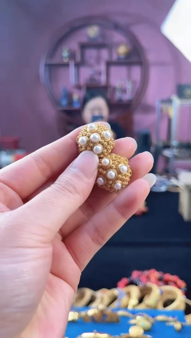 非遗 花丝镶嵌堆松耳饰 淡白