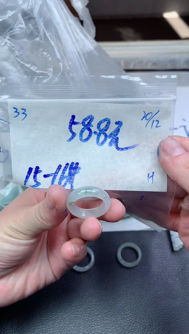 未镶嵌定制翡翠33毛货需精细抛光挂件多样性拍一发一