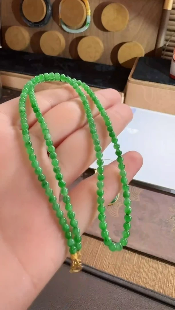 颈饰未镶嵌翡翠珠串