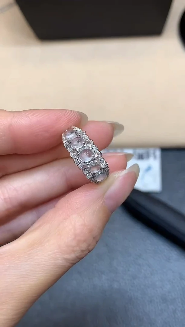 18K金镶嵌戒指翡翠蛋面【无服务费