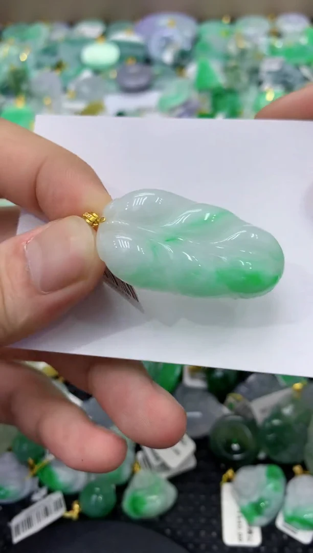 颈饰18K金镶嵌翡翠天然缅甸翡翠A货