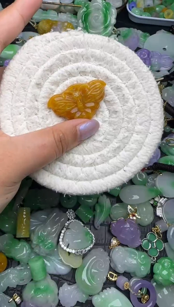 颈饰未镶嵌翡翠缅甸翡翠吊坠