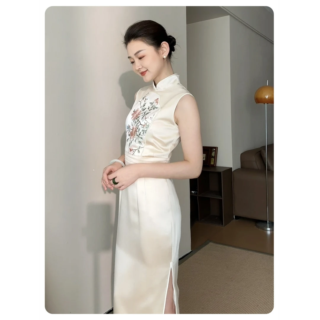 丝路嘉和语生花I 香槟色醋酸刺绣新中式无袖时尚收腰旗袍（预售款）