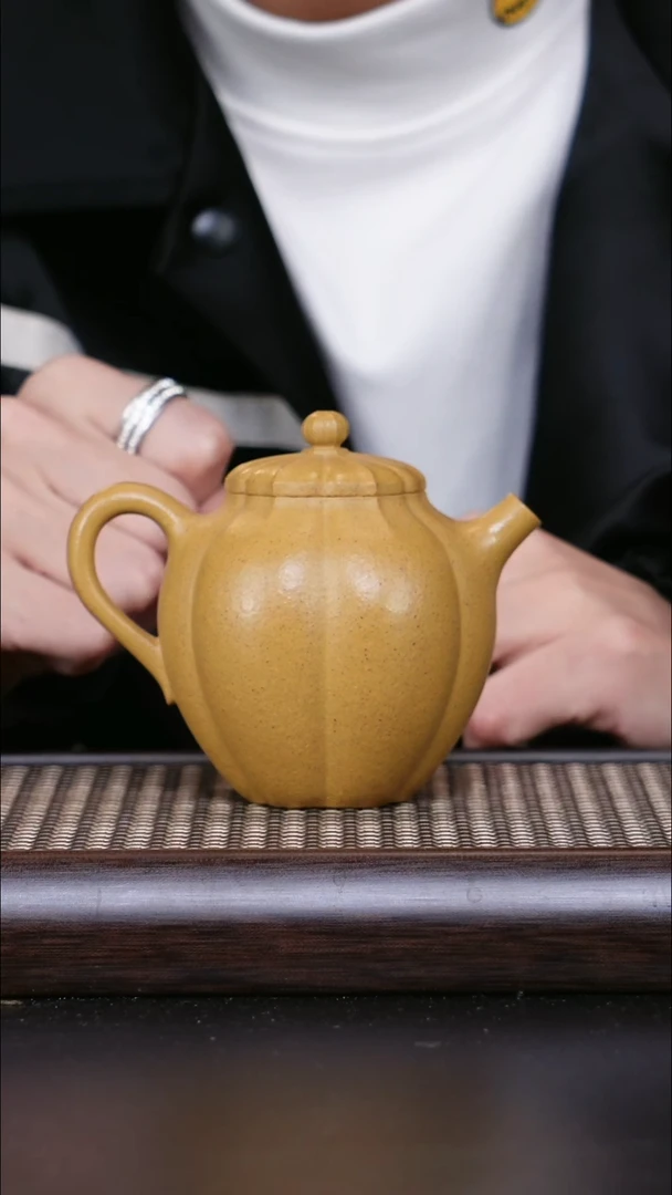 茶壶紫砂金黄段紫砂壶