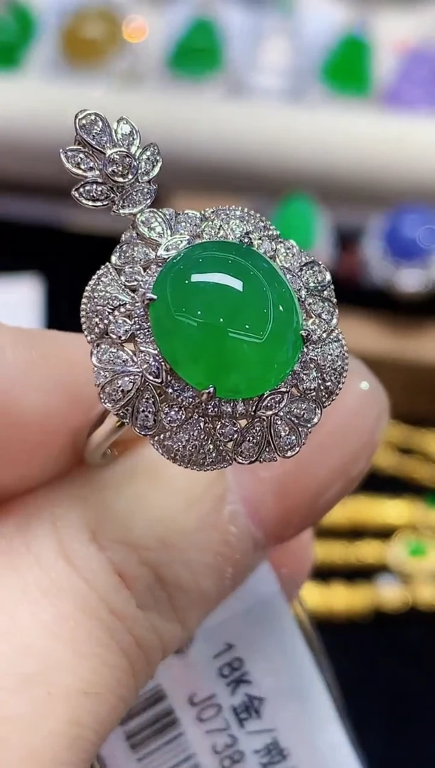 18K金镶嵌戒指翡翠AL多样性发其一