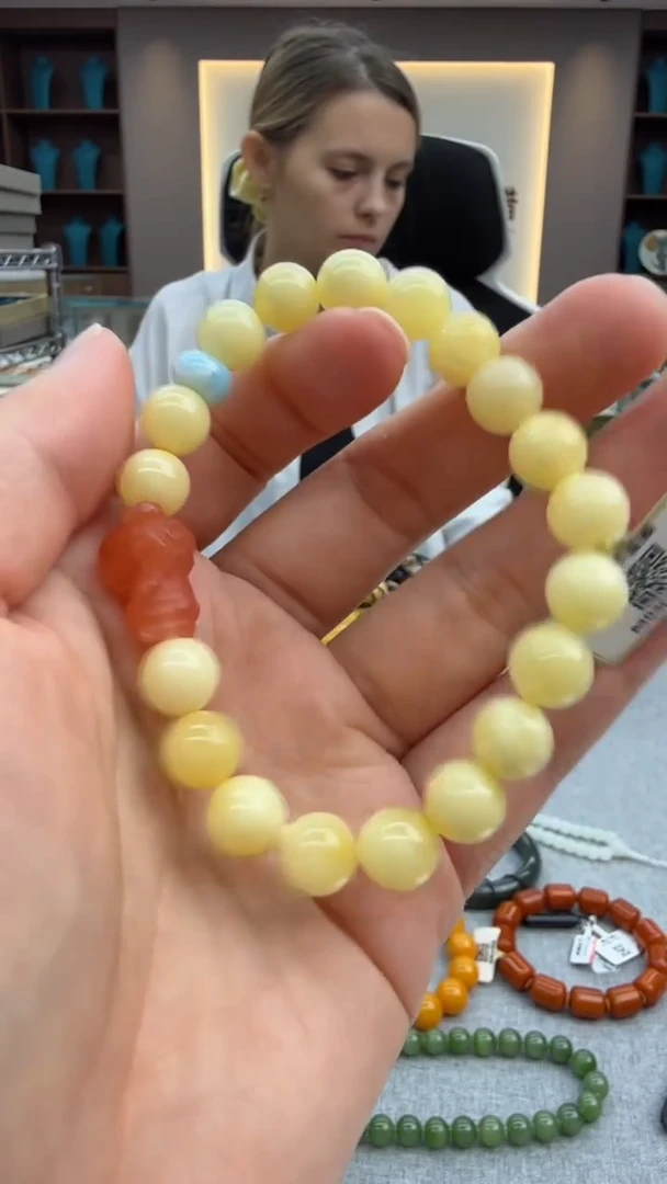 手链琥珀未镶嵌45秒拍号 假一罚三