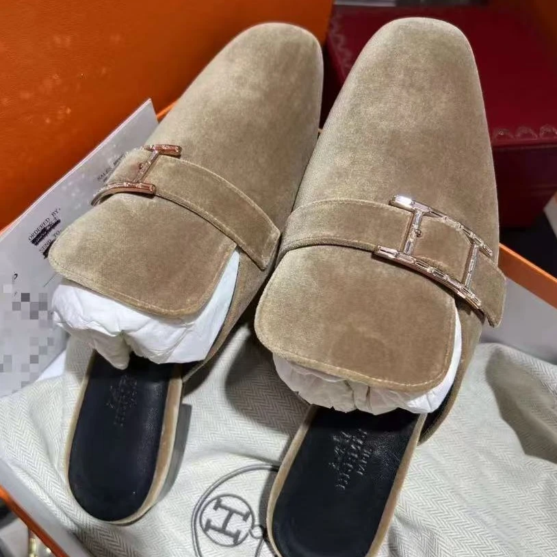 全新未使用 Hermes/爱马仕 奶茶色钻扣穆勒半拖 37