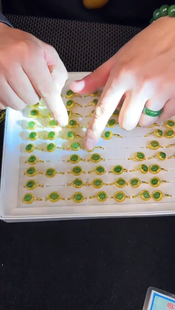 未镶嵌戒指和田玉圆蛋面（多样性发一件）