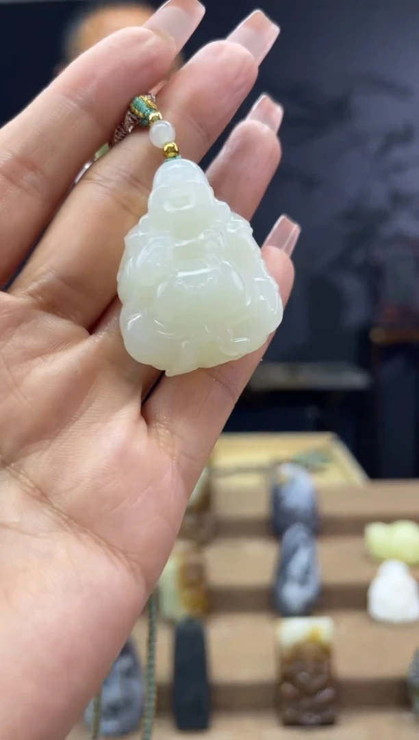 颈饰未镶嵌和田玉1