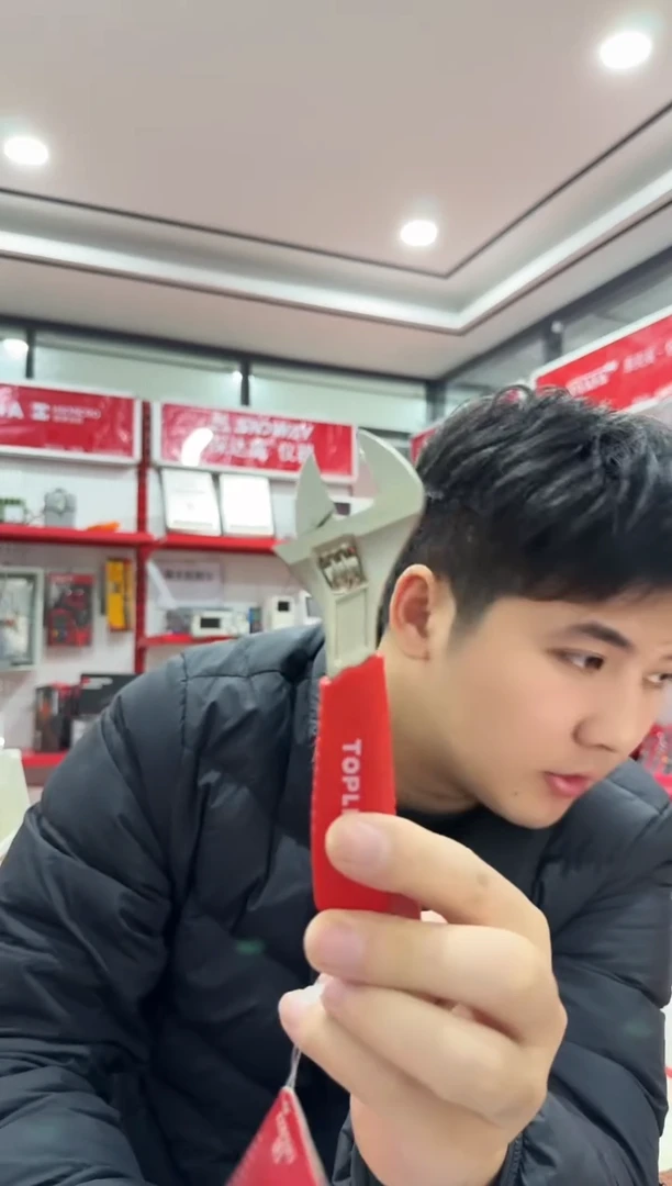 WR021005  6寸豪华包胶柄活动扳手