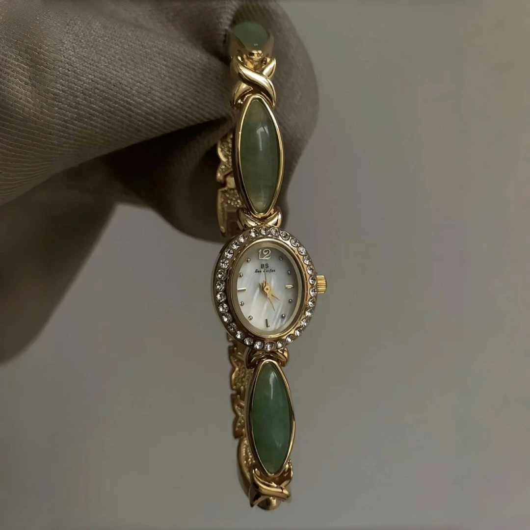 复古轻奢小众高级感镶钻小表盘女士石英手表18腕表