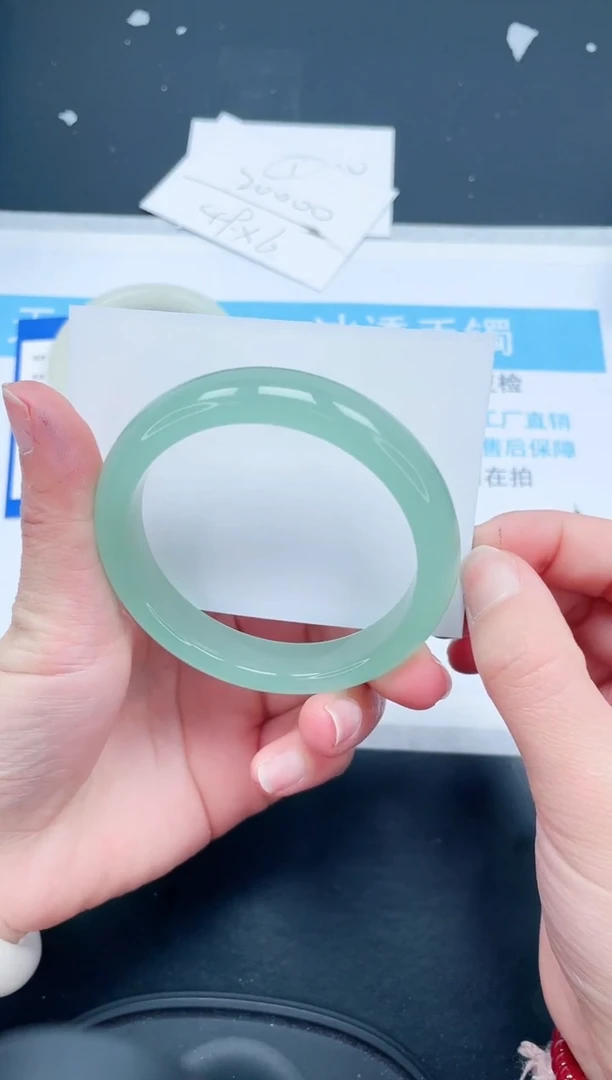 【闪购商品】石英质玉手镯未镶嵌249-60