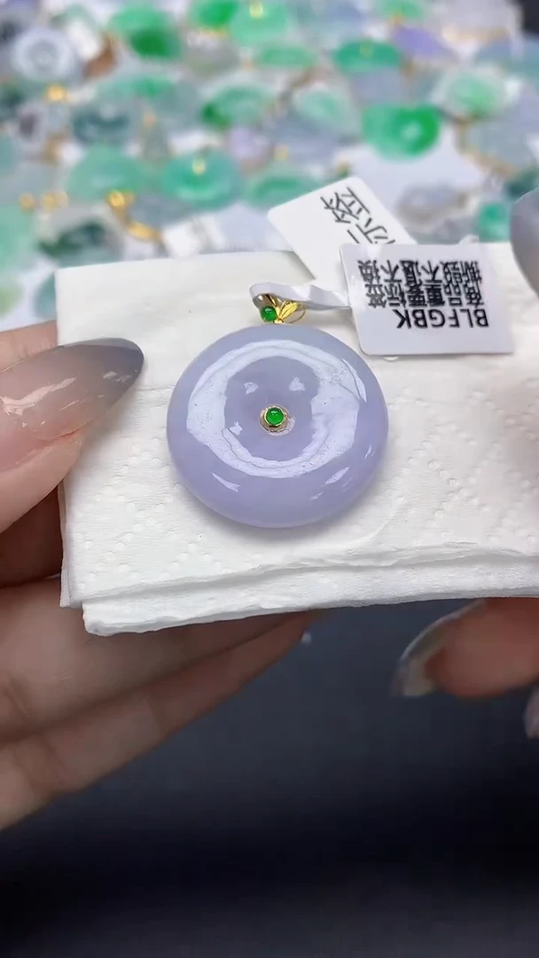 翡翠18K金镶嵌颈饰天然缅甸a货翡翠