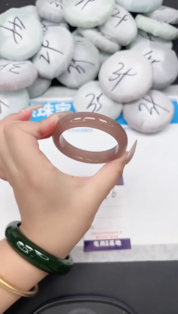 女款工艺手镯96-54.5