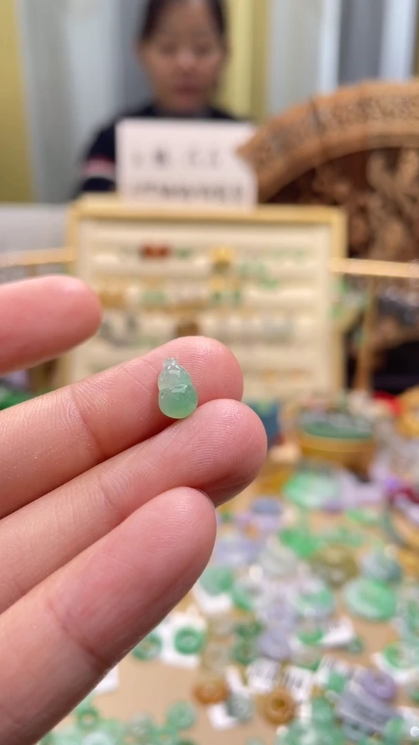颈饰未镶嵌翡翠滴流