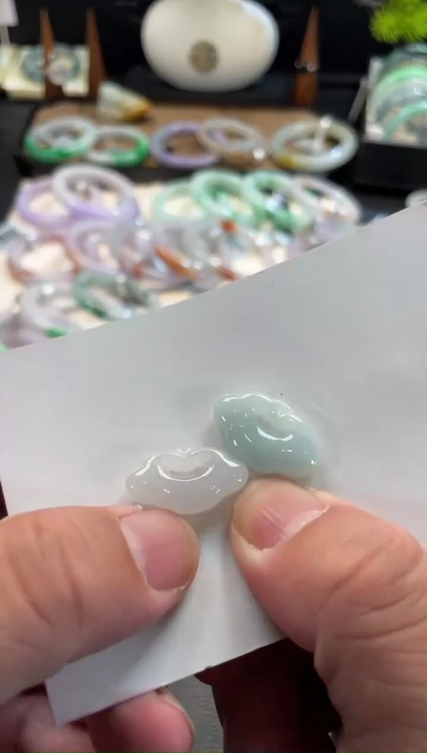 颈饰未镶嵌翡翠152号 有纹裂