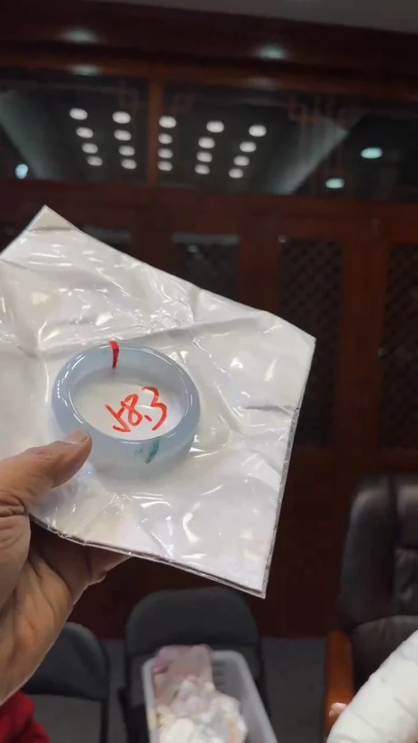 【闪购商品】翡翠手镯未镶嵌手镯