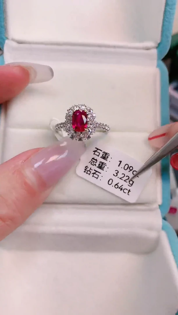 18K金镶嵌戒指红宝石3.22g