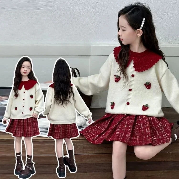 婧【亲子装】女童新年针织翻领毛衣时尚大花边休闲百搭草莓套头上衣