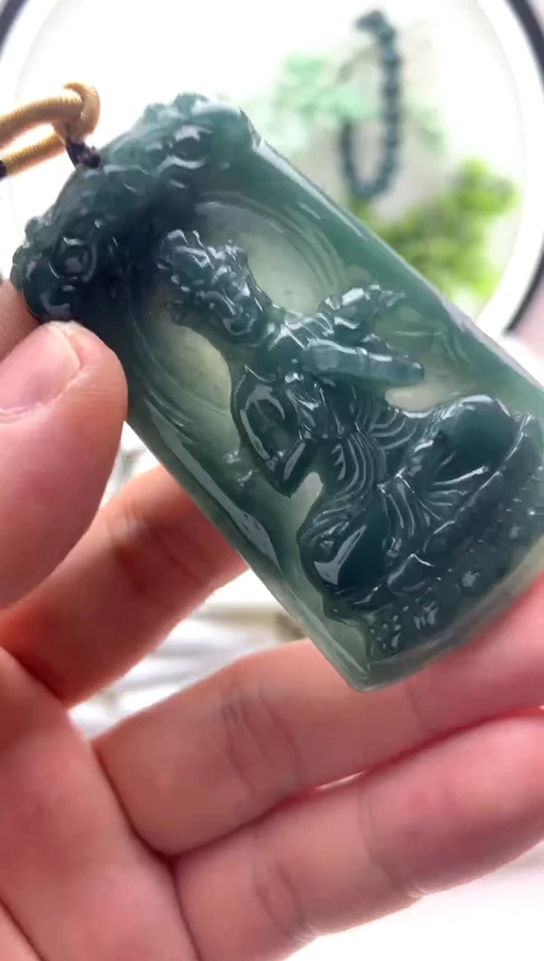 翡翠未镶嵌颈饰大势至【品质一般介意慎拍】