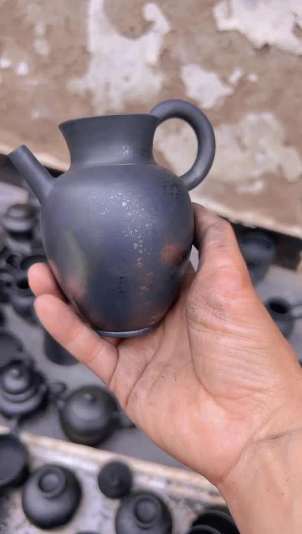 泥塑神农黑陶瑕疵执壶/公道杯