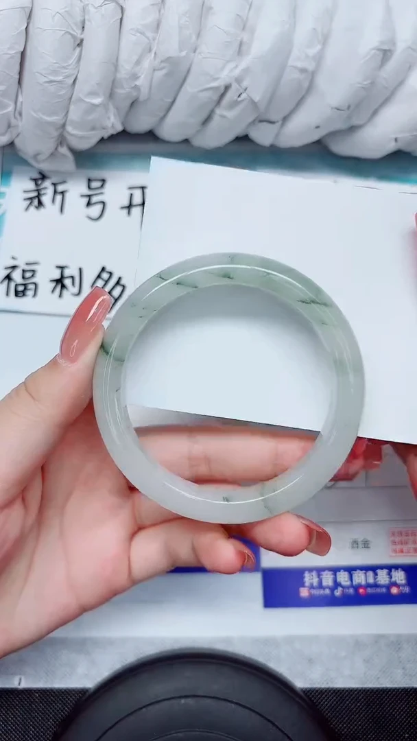 石英质玉手镯未镶嵌178-56