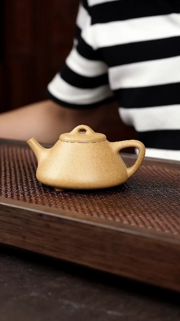 茶壶紫砂黄金段子冶