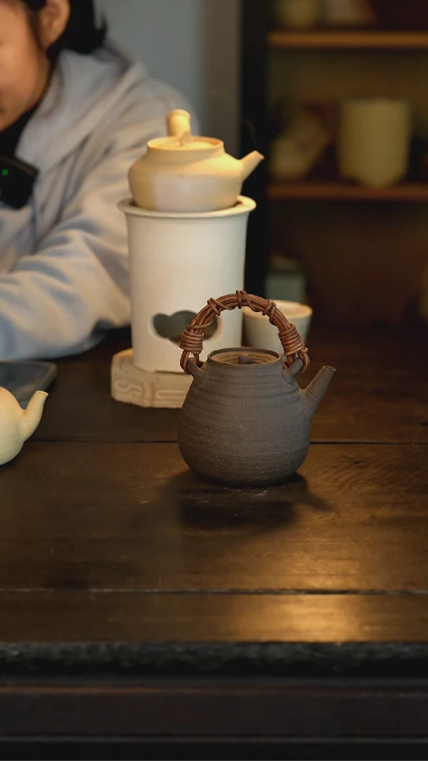 【闪购商品】紫砂（编藤提梁）网孔 约450cc