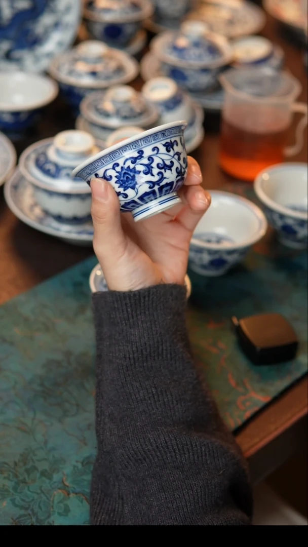 其他陶瓷缠枝小压手