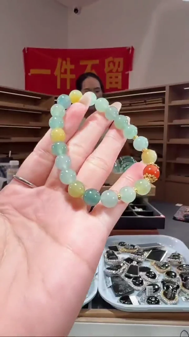 未镶嵌手串翡翠手串（多样性发其一）