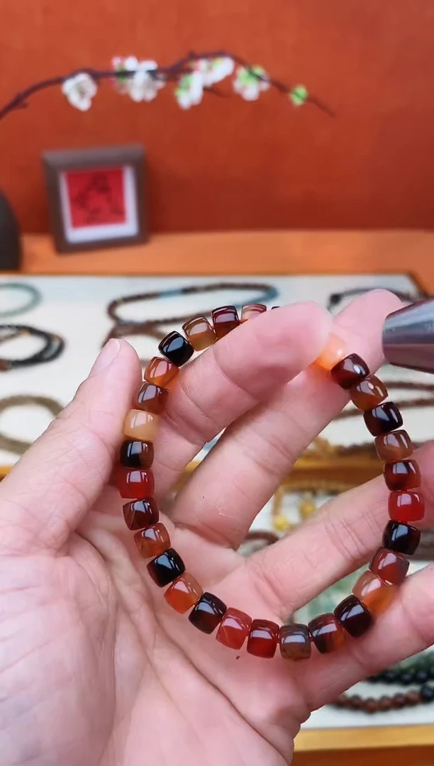 【闪购商品】玛瑙/玉髓手链未镶嵌红玛瑙直切单圈