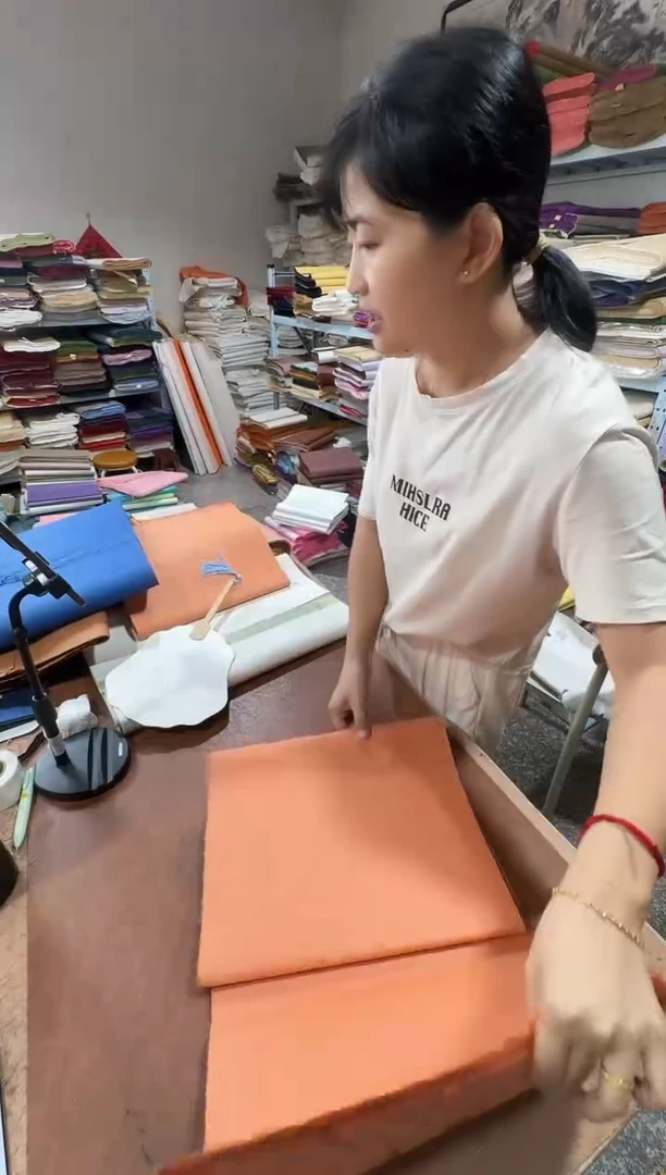 34*138蟹壳红光板真金25张