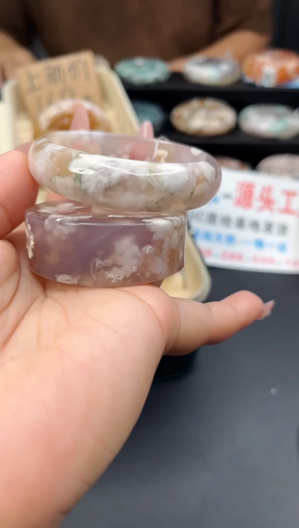 石英质玉手镯未镶嵌赠送镯心（圈口53