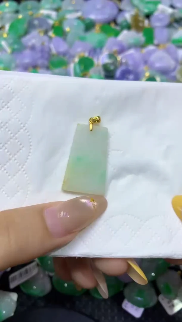 颈饰未镶嵌翡翠天然缅甸翡翠A货