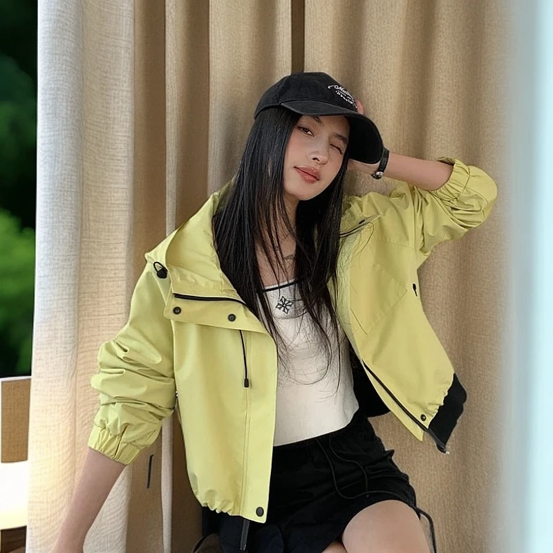 2025百搭户外春秋新款风衣小个子防水冲锋衣休闲新款连衣裙女短款