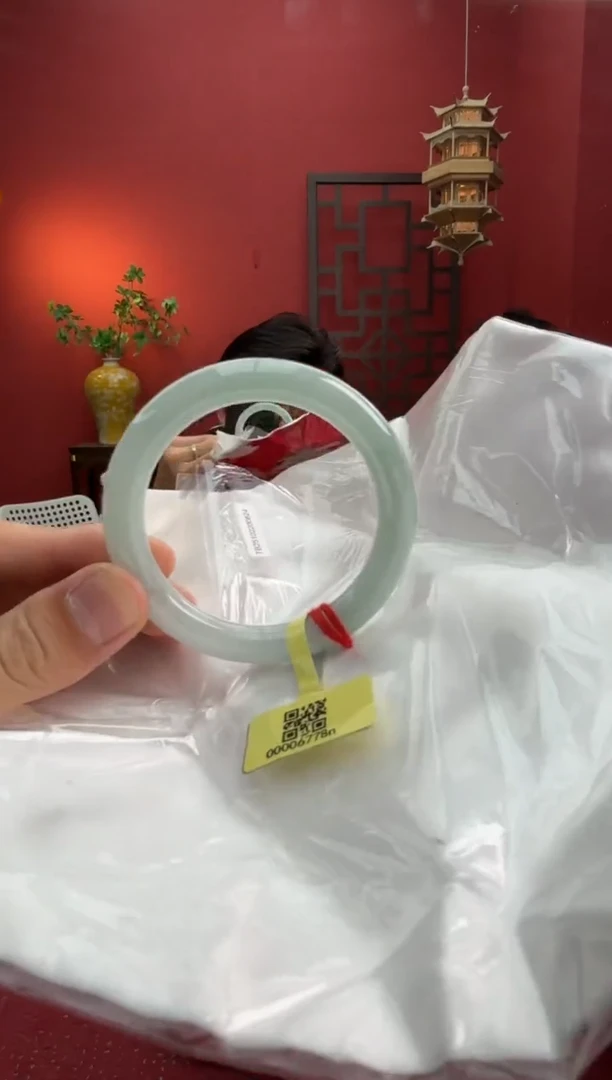 未镶嵌手镯（圆镯）翡翠翡翠手镯7