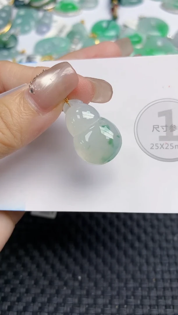 颈饰18K金镶嵌翡翠天然缅甸A货翡翠百元以上9元证书费自理