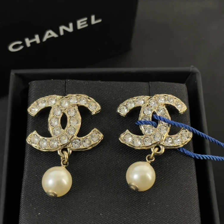 未使用 Chanel/香奈儿 双C 满钻珍珠耳环/首饰