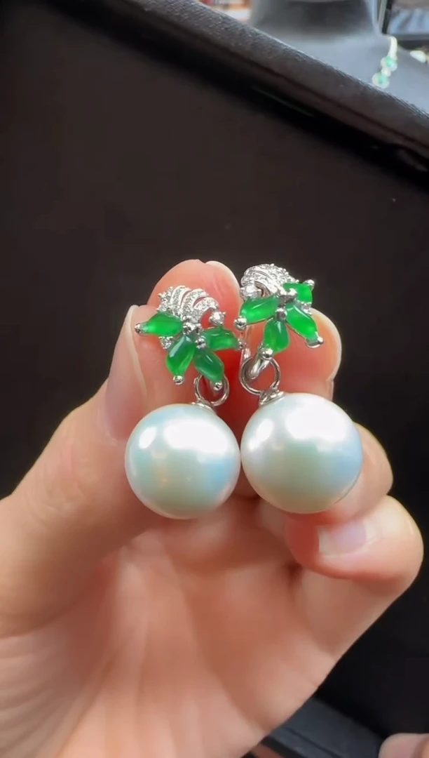 【闪购商品】翡翠耳饰18K金镶嵌236随形一对