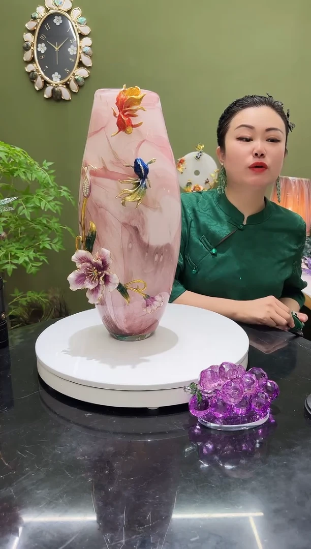 琉璃珐琅彩粉色花瓶