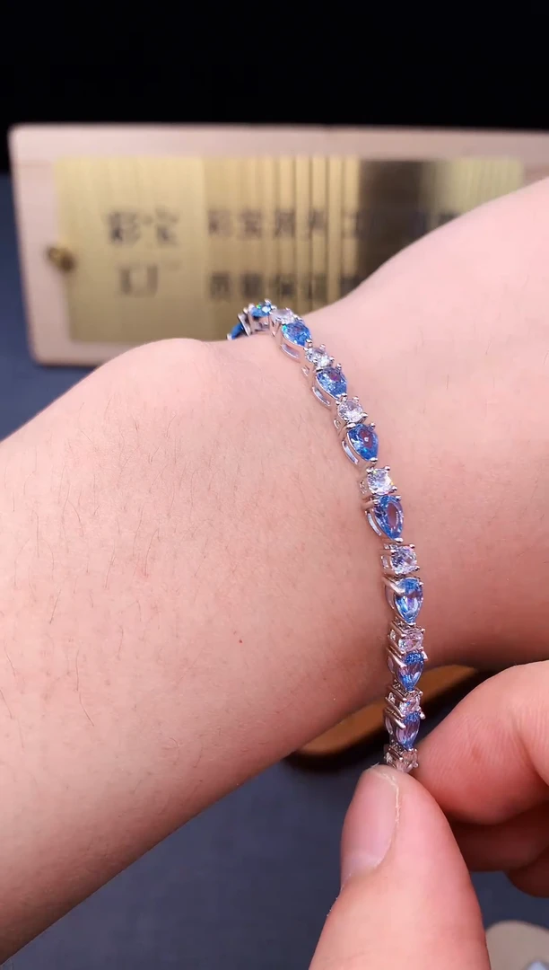 海蓝宝石手链银S925镶嵌.........