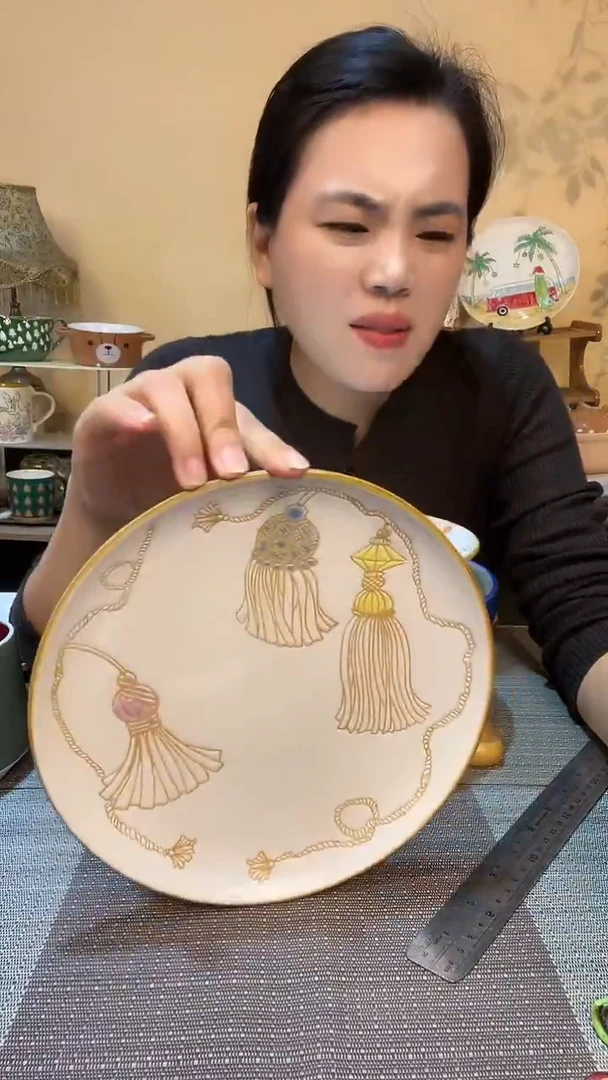 瓷片8.5英寸盘 微瑕介意勿拍