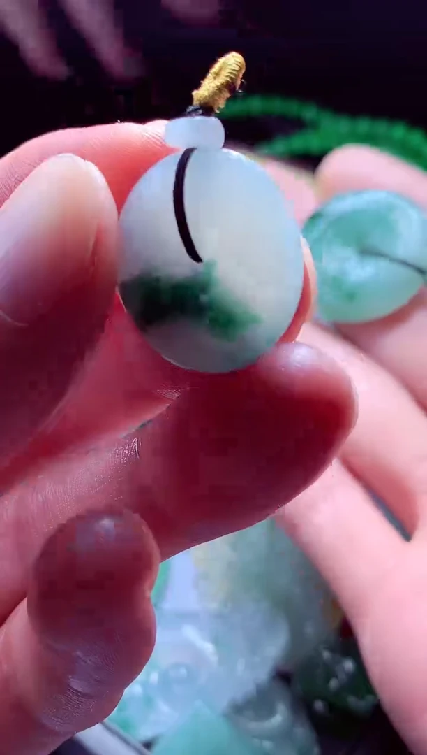 未镶嵌定制翡翠南*?翡翠毛货定制