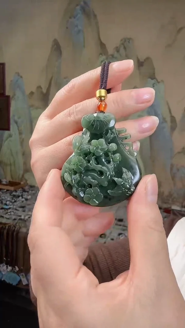 颈饰未镶嵌和田玉.